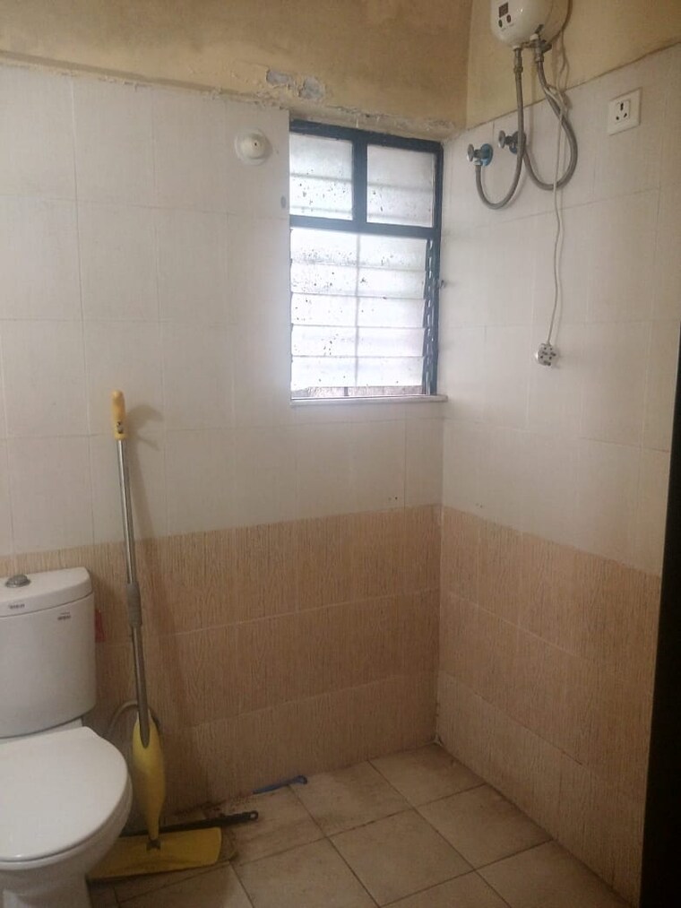 Bathroom, kumar-kruti 3 Bedroom 1525 Sq.Ft. Apartment In Kalyani Nagar Pune 9583411