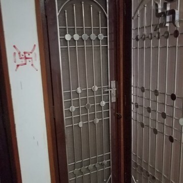 Building Lobby in 3 BHK Apartment at Express Zenith, Sector 77 – for Rent