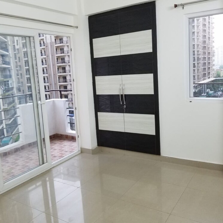 Balcony, express-zenith 3 Bedroom 823 Sq.Ft. Apartment In Sector 77 Noida 9583426