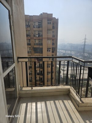 2 BHK Apartment For Rent in Amrapali Princely Estate, Sector 76