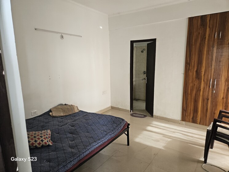 Bedroom, amrapali-princely-estate 2 Bedroom 875 Sq.Ft. Apartment In Sector 76 Noida 9583430