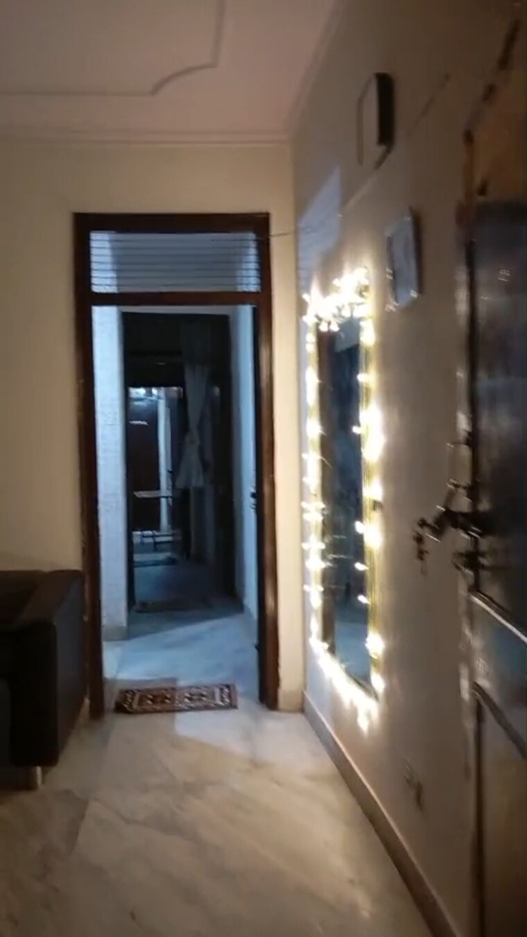 Gym, savitri nagar 2 Bedroom 1000 Sq.Ft. Builder Floor In Savitri Nagar Delhi 9583444