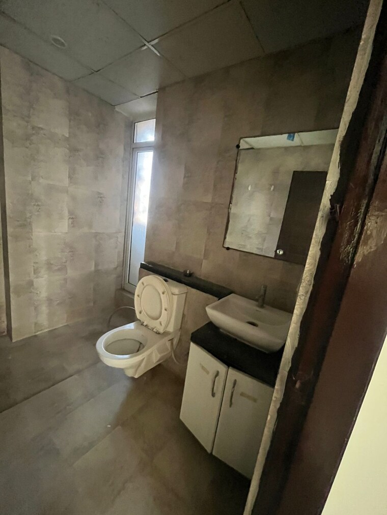 Bathroom, mahagun-mirabella 3 Bedroom 1805 Sq.Ft. Apartment In Sector 79 Noida 9583461