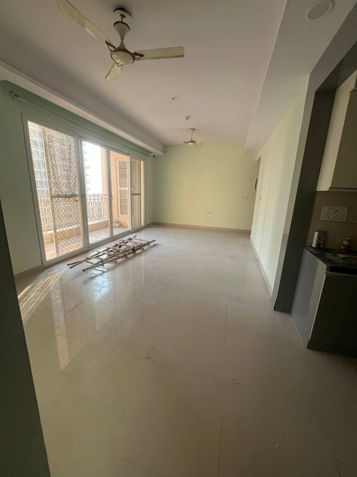 3 BHK + Pooja Room 1805 Sq.Ft. Apartment in Mahagun Mirabella