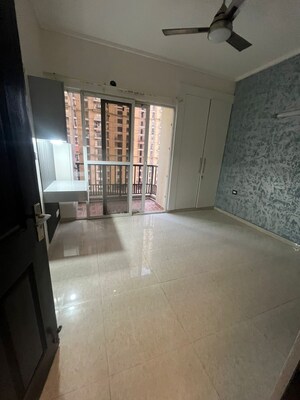 Room in 3 BHK Apartment at Dasnac The Jewel, Sector 75 – for Rent