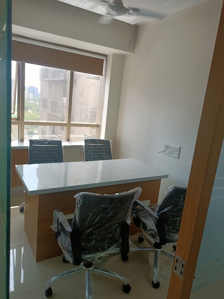 Team Area, shilp-epitome Commercial Office Space 822 Sq.Ft. In Bodakdev Ahmedabad 9583488