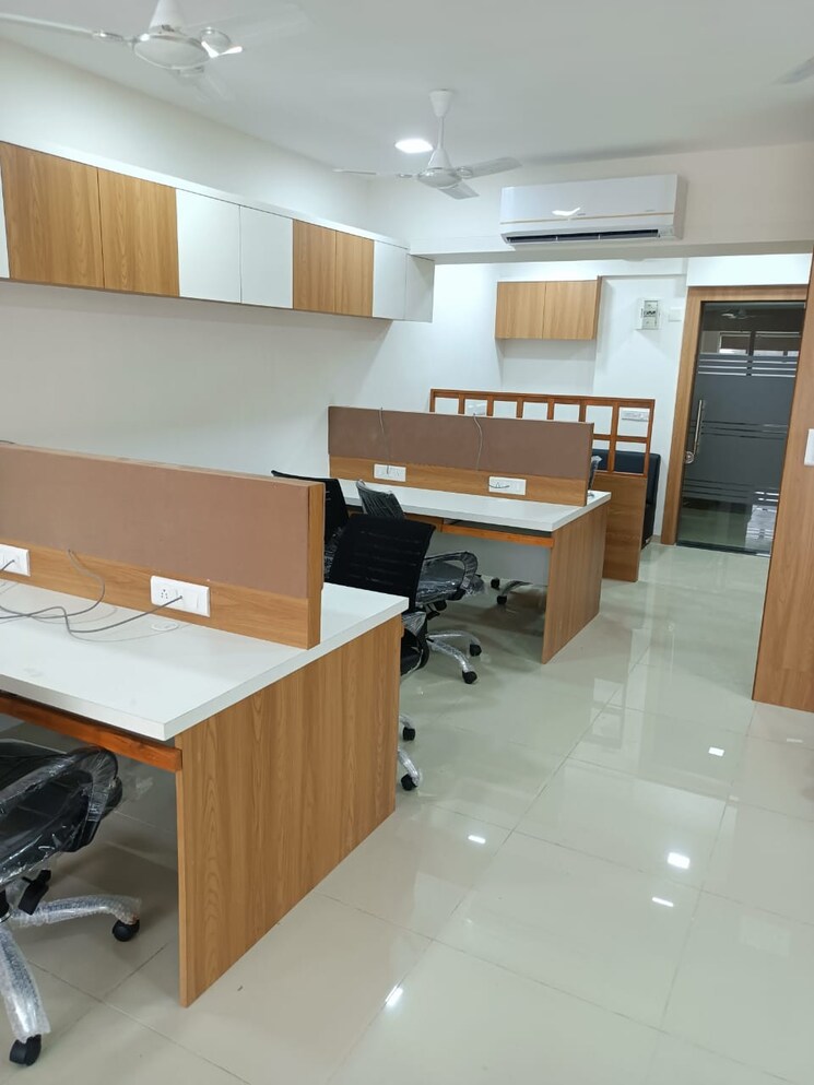 Team Area, shilp-epitome Commercial Office Space 822 Sq.Ft. In Bodakdev Ahmedabad 9583488