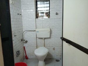 Bathroom in 1 BHK Apartment at Andheri East – for Rent