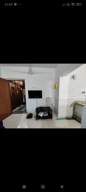 Room in  Pg at Kandivali East – for Rent