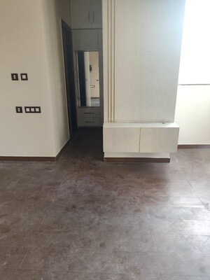 Room in 3 BHK Apartment at Dasnac The Jewel, Sector 75 – for Rent