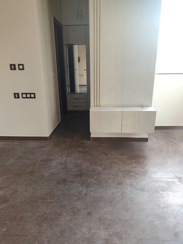 Room in 3 BHK Apartment at Dasnac The Jewel, Sector 75 – for Rent