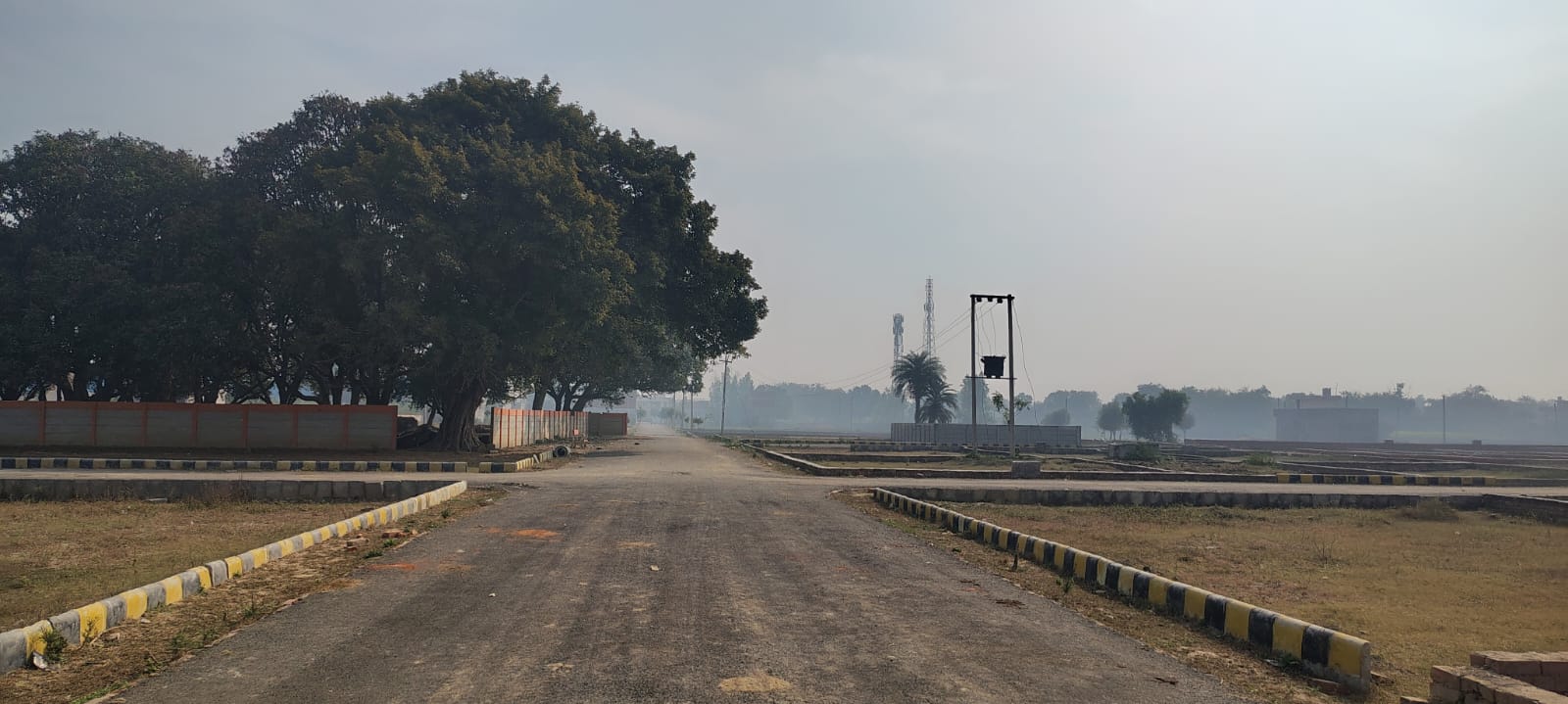 Plot For Sale in Mohanlalganj