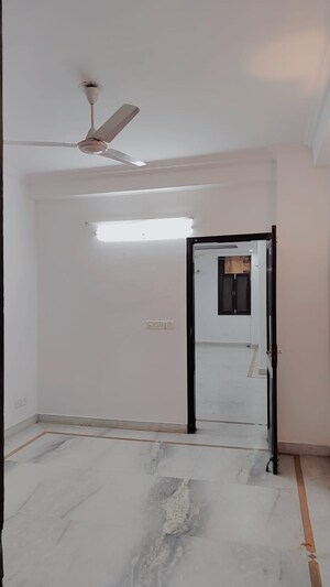 Room in 3 BHK Builder Floor at Khirki Extension – for Rent