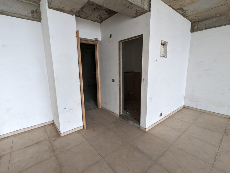 undefined, samvaad-east-face Commercial Office Space 2000 Sq.Ft. In Ambli Ahmedabad 9583651