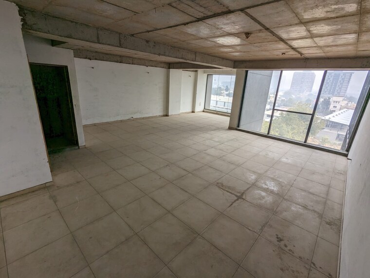 Room, samvaad-east-face Commercial Office Space 2000 Sq.Ft. In Ambli Ahmedabad 9583651