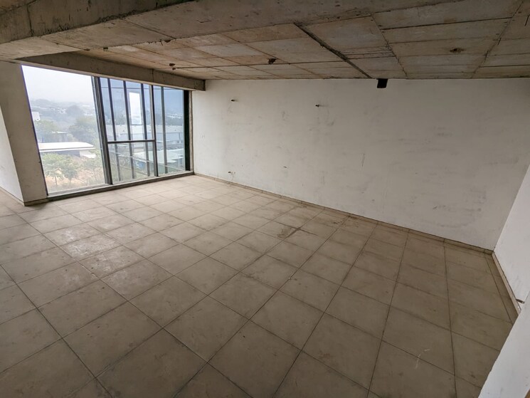 Room, samvaad-east-face Commercial Office Space 2000 Sq.Ft. In Ambli Ahmedabad 9583651