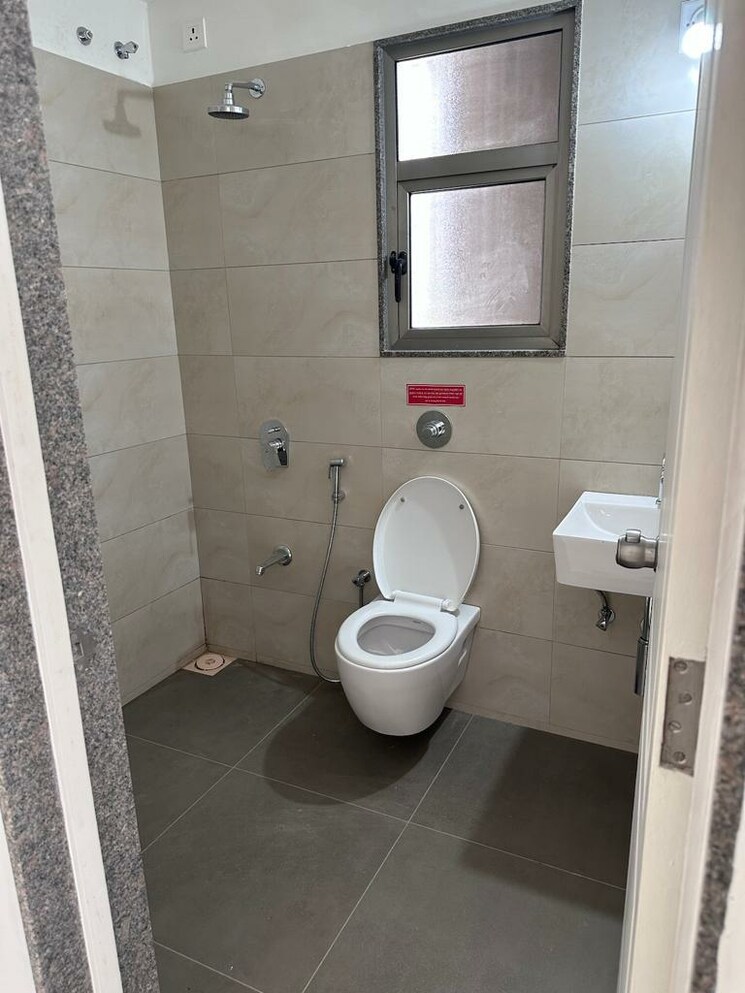 Bathroom, shela 4 Bedroom 2585 Sq.Ft. Apartment In Shela Ahmedabad 9583703