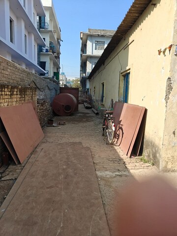  Warehouse For Rent in Sector 63