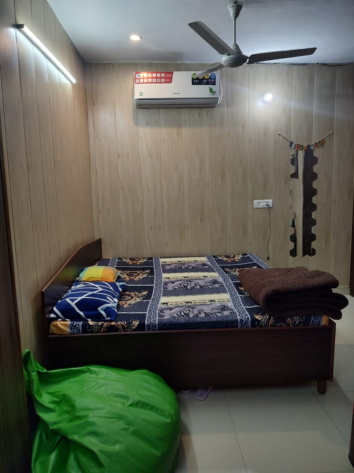 2 BHK + Extra Room 60 Sq.Yd. Builder Floor in DLF Royale Residences