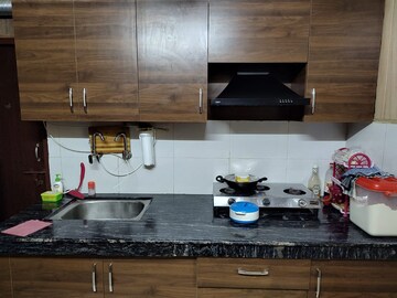 Furnished Amenities in 2 BHK Builder Floor at DLF Royale Residences, Dlf Phase I – for Sale