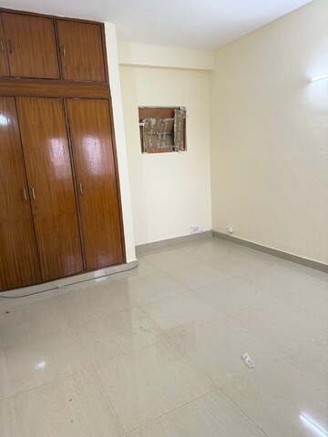 2 BHK Apartment For Rent in Unitech South City Heights, Sector 41