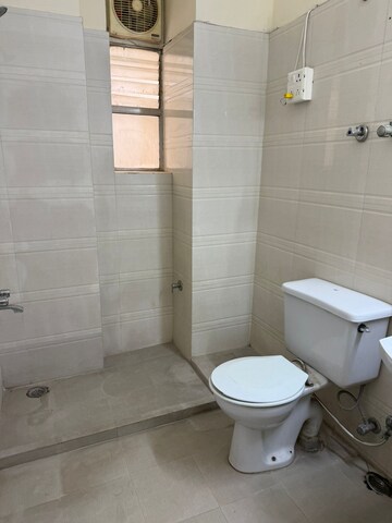 Bathroom in 2 BHK Apartment at Unitech South City Heights, Sector 41 – for Rent