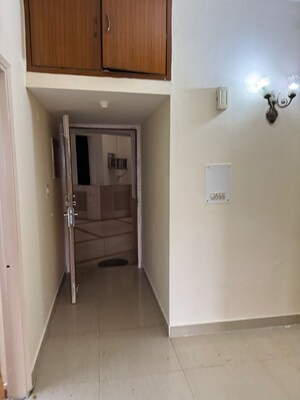 Room in 2 BHK Apartment at Unitech South City Heights, Sector 41 – for Rent