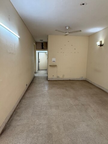 Room in 2 BHK Apartment at Unitech South City Heights, Sector 41 – for Rent