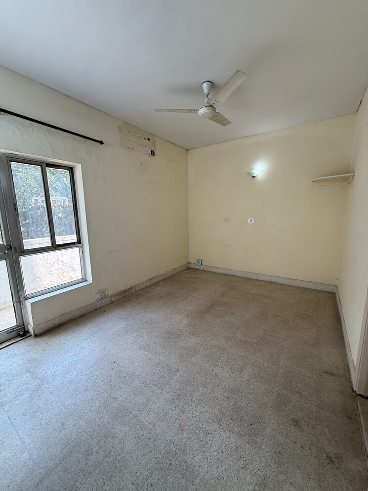 Room, unitech-south-city-heights 2 Bedroom 1200 Sq.Ft. Apartment In Sector 41 Gurgaon 9583738