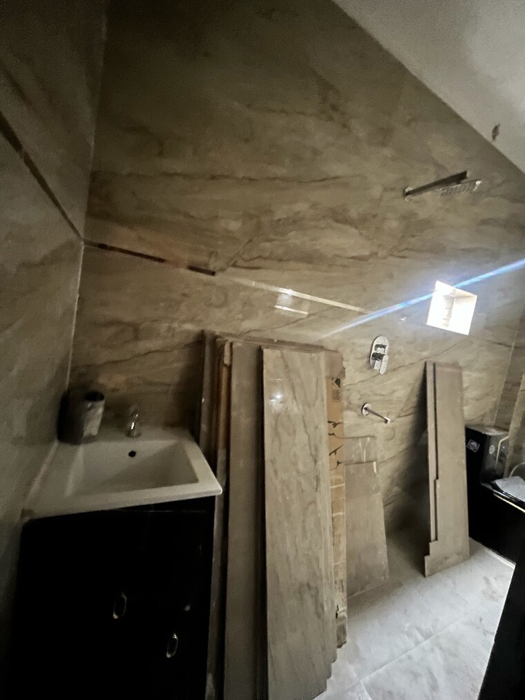 Attached Bathroom, govindpuri 2 Bedroom 758 Sq.Ft. Builder Floor In Govindpuri Delhi 9583723