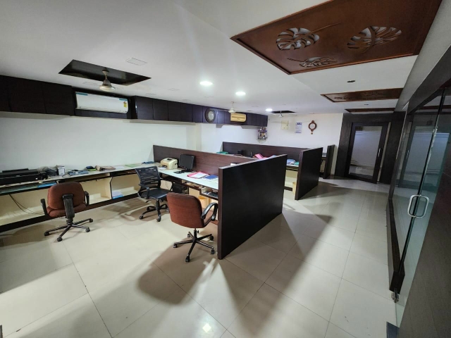 Office Space For Rent in Thaltej