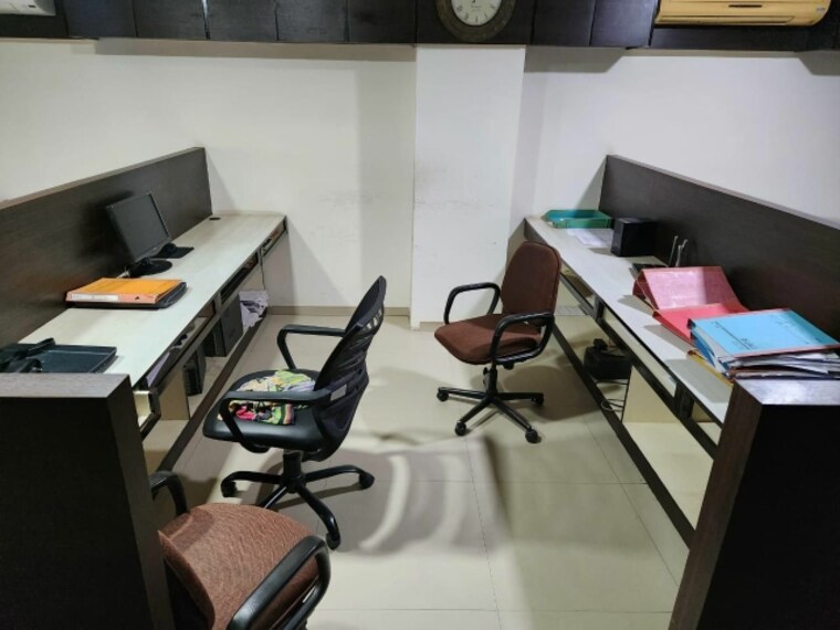 Team Area, thaltej Commercial Office Space 1500 Sq.Ft. In Thaltej Ahmedabad 9583882
