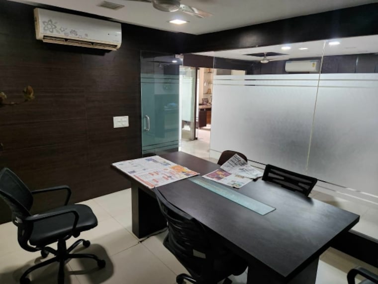 Team Area, thaltej Commercial Office Space 1500 Sq.Ft. In Thaltej Ahmedabad 9583882
