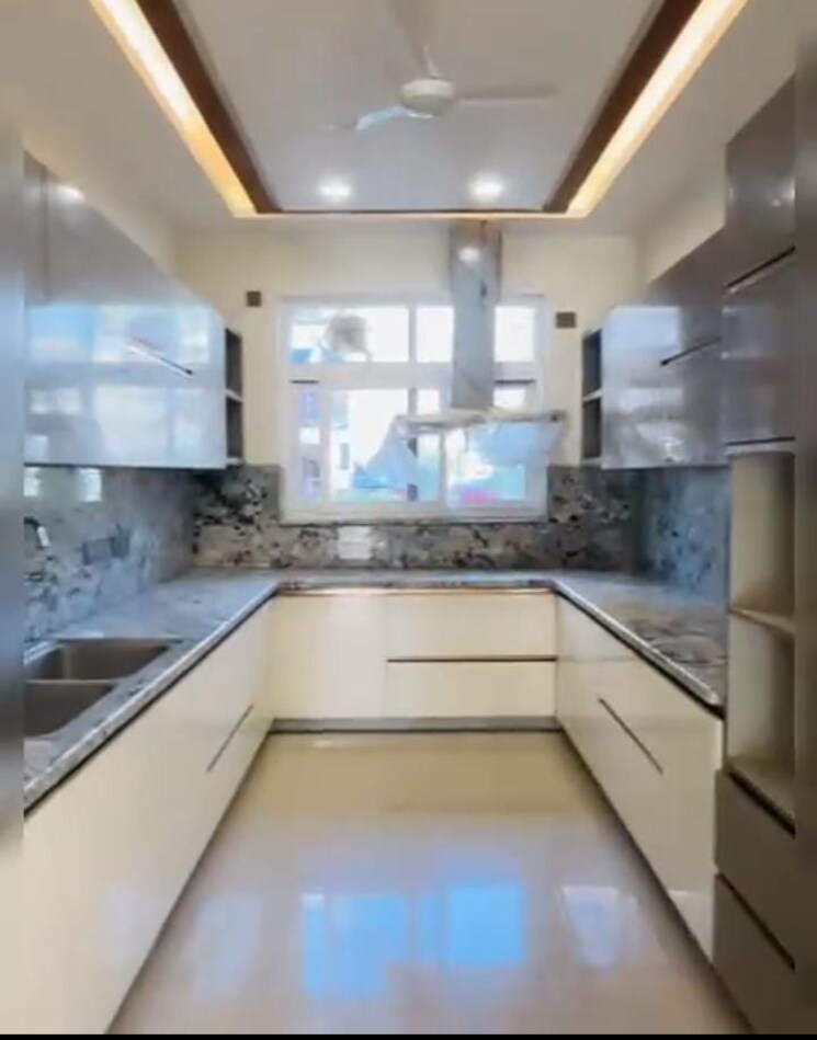 Kitchen, bptp-eden-estate 3 Bedroom 269 Sq.Yd. Apartment In Sector 81 Faridabad 9583865