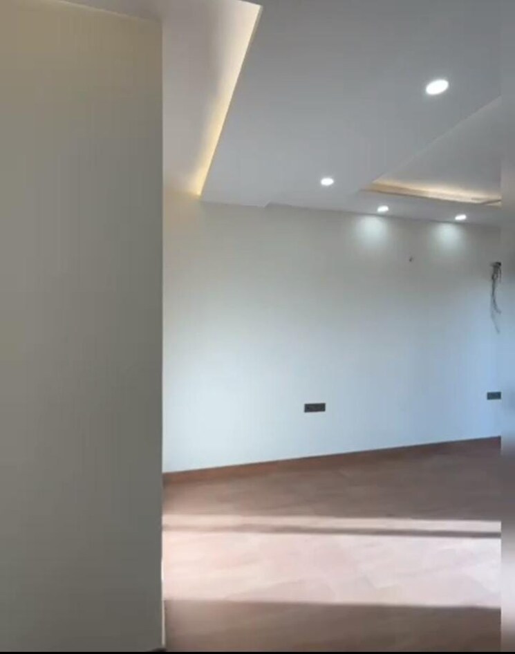 Room, bptp-eden-estate 3 Bedroom 269 Sq.Yd. Apartment In Sector 81 Faridabad 9583865