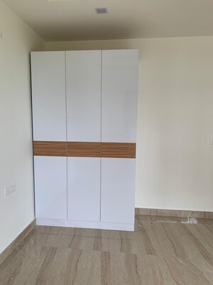 Room in 3 BHK Builder Floor at Sector 85 – for Rent