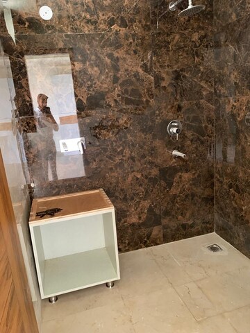 Furnished Amenities in 3 BHK Builder Floor at Sector 85 – for Rent