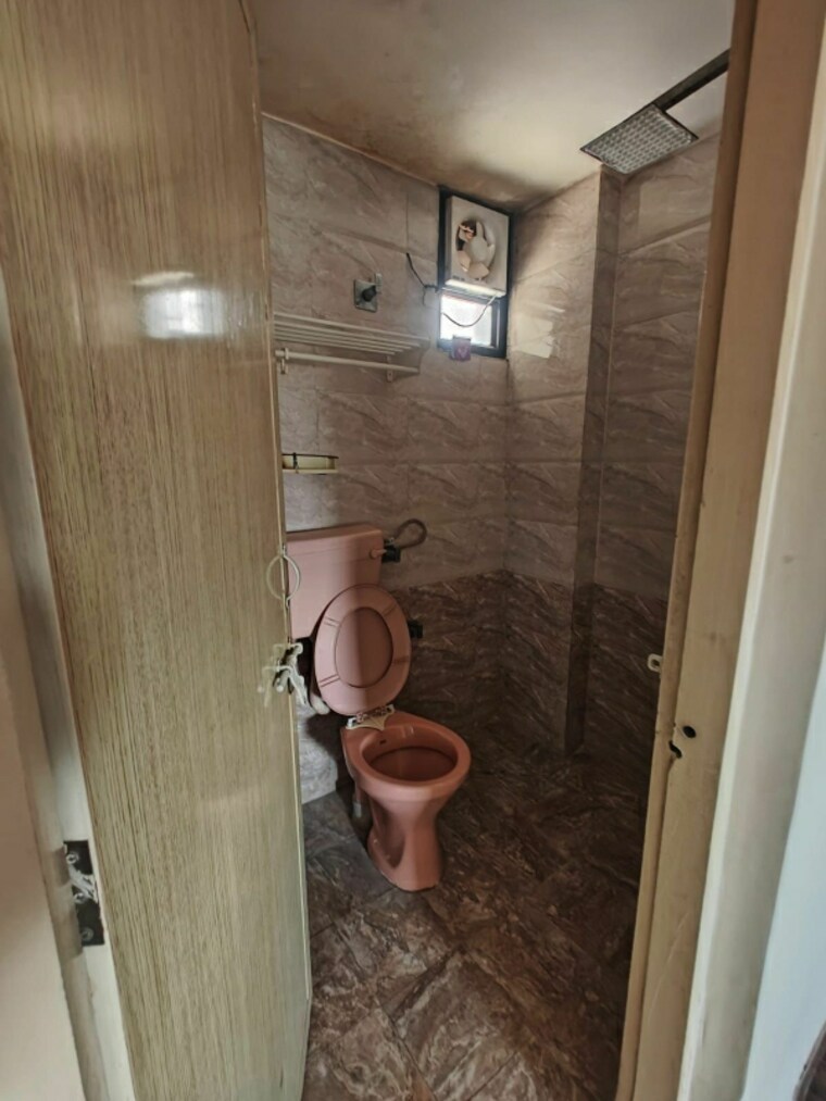 Bathroom, bodakdev 2 Bedroom 990 Sq.Ft. Apartment In Bodakdev Ahmedabad 9583948