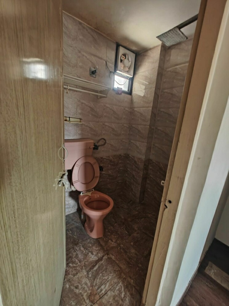 Bathroom, bodakdev 2 Bedroom 990 Sq.Ft. Apartment In Bodakdev Ahmedabad 9583948