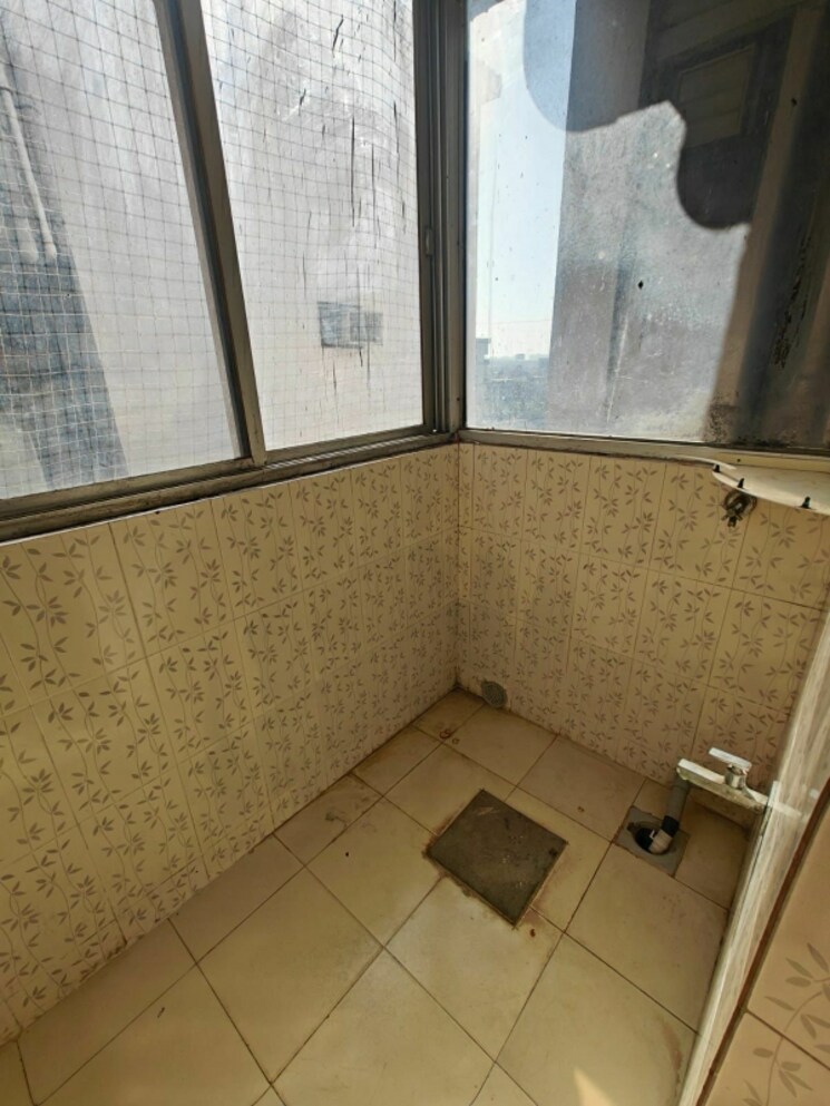Bathroom, bodakdev 2 Bedroom 990 Sq.Ft. Apartment In Bodakdev Ahmedabad 9583948