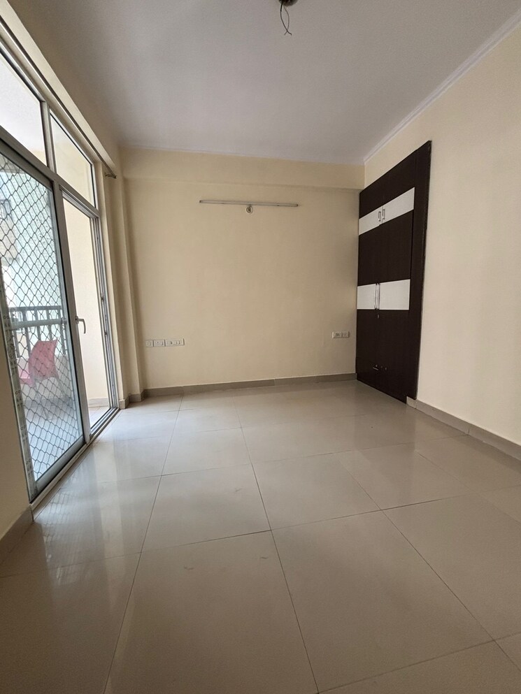 Room, shri-radha-sky-gardens 2 Bedroom 1182 Sq.Ft. Apartment In Sector 16b Greater Noida Greater Noida 9583982