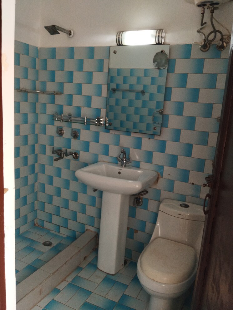 Bathroom, saket 2 Bedroom 2250 Sq.Ft. Builder Floor In Saket Delhi 9583880
