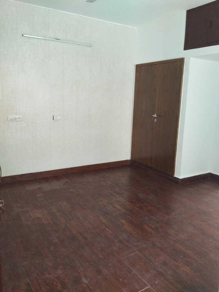 Room, saket 2 Bedroom 2250 Sq.Ft. Builder Floor In Saket Delhi 9583880