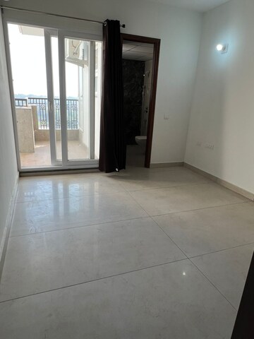 Room in 3.5 BHK Apartment at Malwa Escon Primera, International Airport Road – for Rent