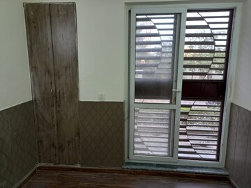 Staircase in 3 BHK Builder Floor at Bptp Park Floors I, Sector 77 – for Rent