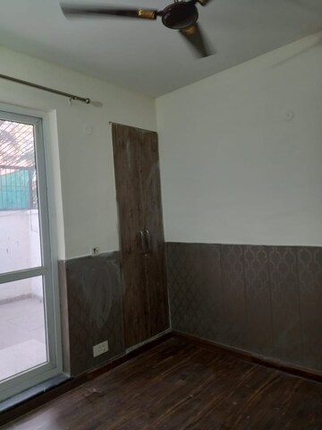 Room in 3 BHK Builder Floor at Bptp Park Floors I, Sector 77 – for Rent