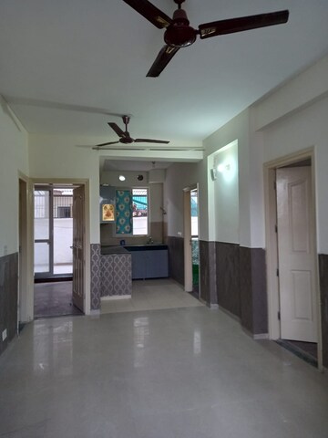 Room in 3 BHK Builder Floor at Bptp Park Floors I, Sector 77 – for Rent