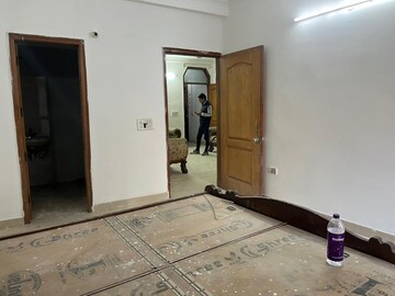 Room in 2 BHK Builder Floor at Saket – for Rent