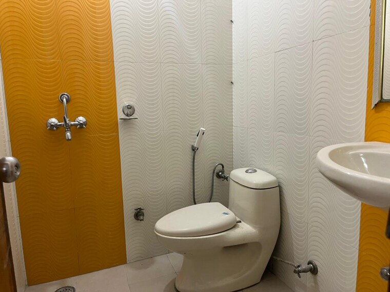 Bathroom, saket 2 Bedroom 750 Sq.Ft. Builder Floor In Saket Delhi 9584025