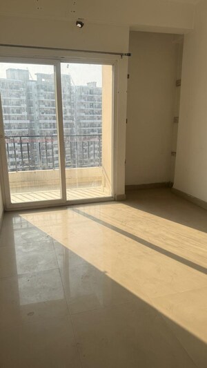 Room in 3 BHK Apartment at Ace City, Sector 1 Greater Noida – for Rent